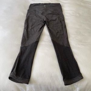 Lululemon Gray High-Waisted Crop Leggings Size 6